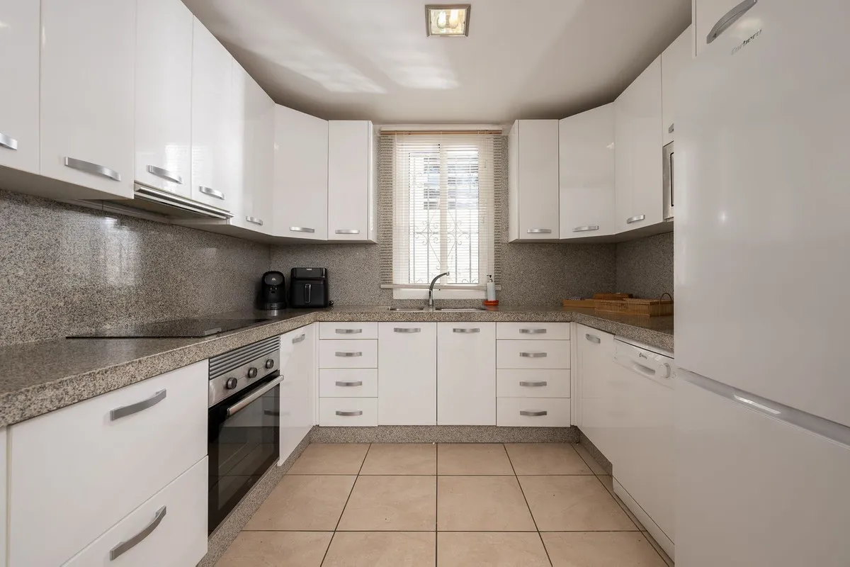 201a2056-0ef1-4a2d-a2d3-5d1e22cd5bce