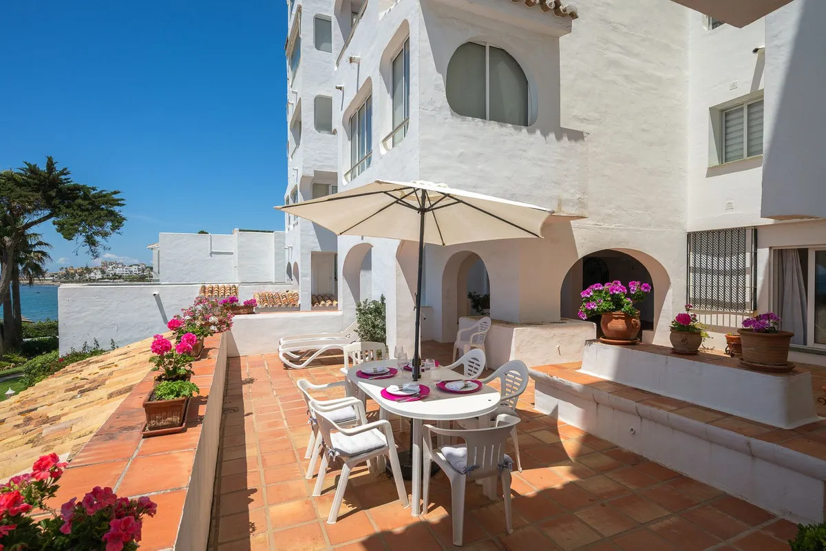 a2f2b930-fbaa-4b67-997c-6e6cfc1ada60