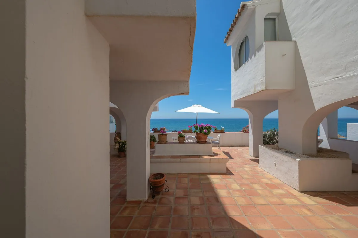 f26bffbf-d301-450d-b239-c969c408a232