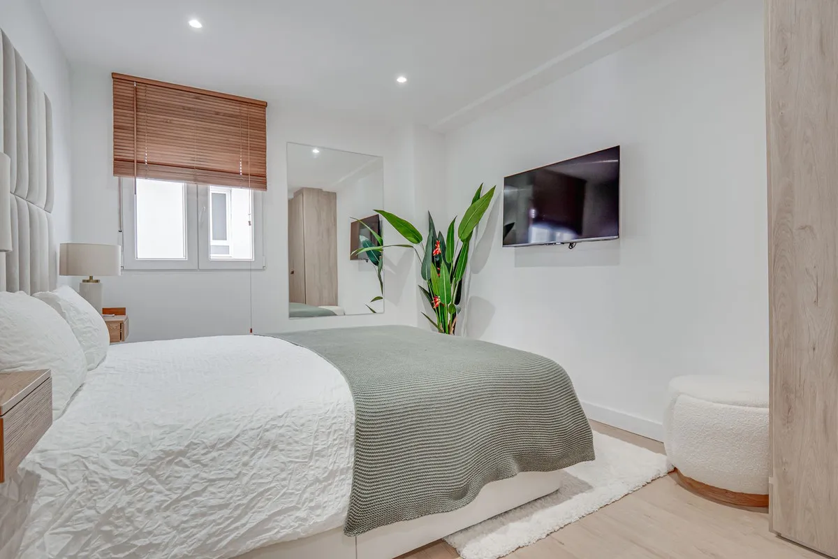 0393aae6-e701-40b2-9587-72ba99923c04