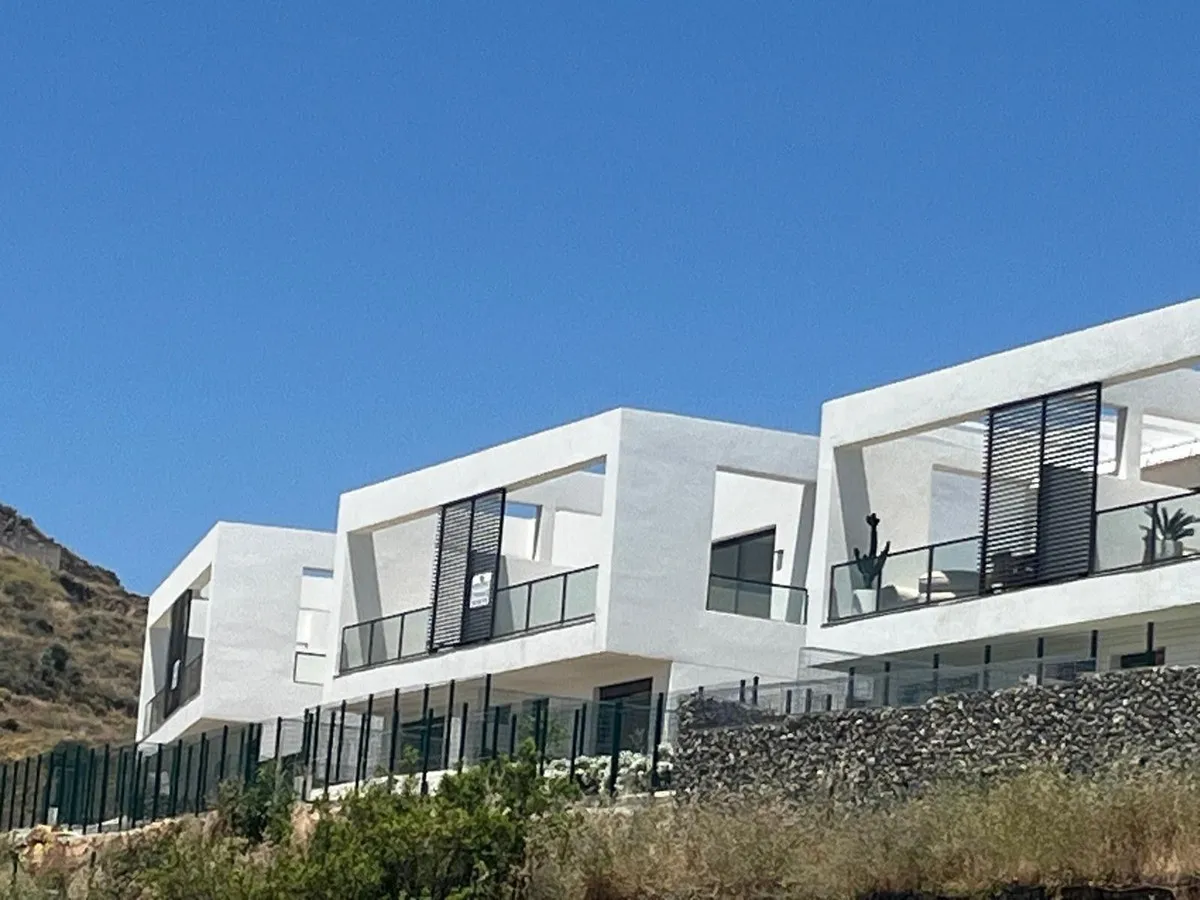 07840c38-00dc-4166-ab67-c564e126a8b5