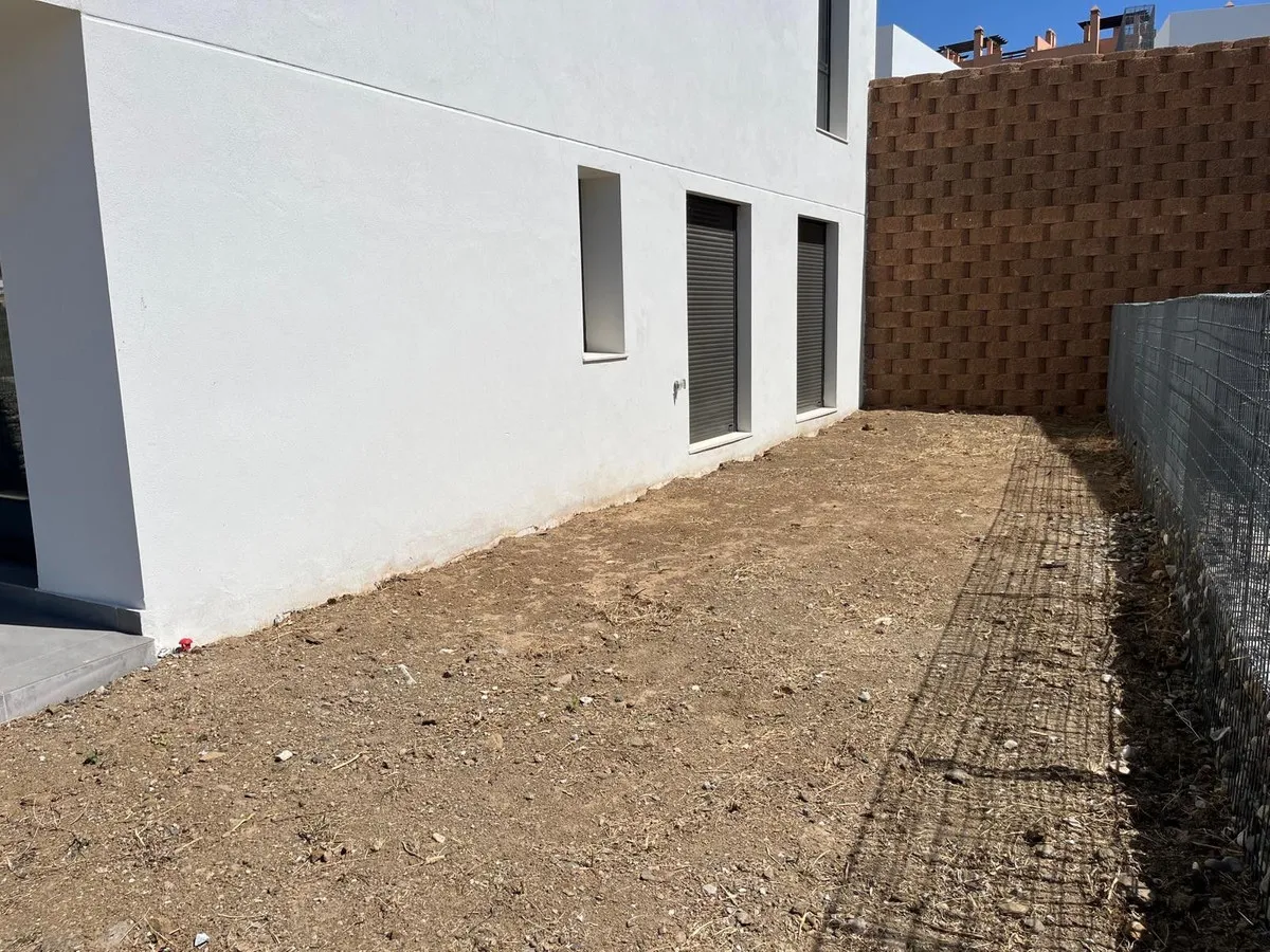 97f5a9a8-6a51-4b0d-bac6-9892123bc236