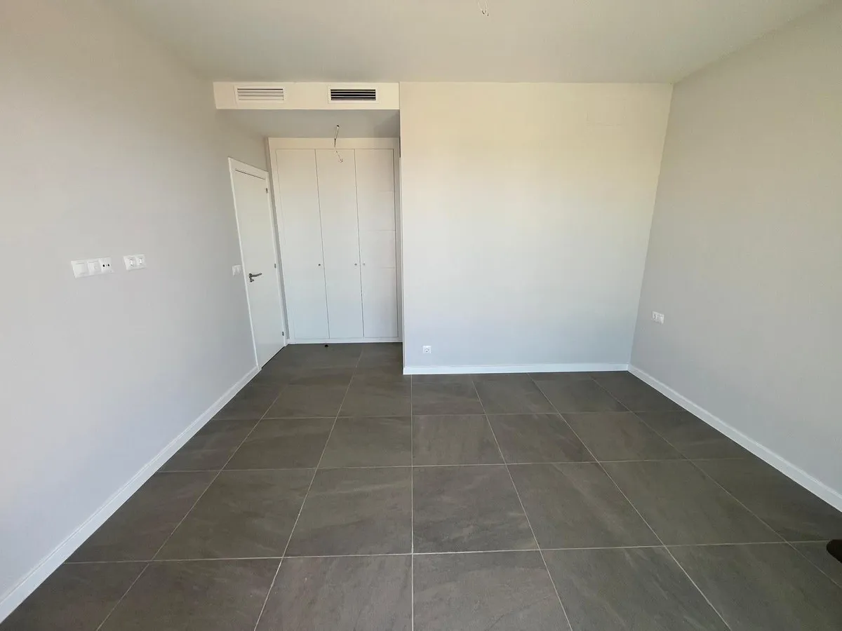 b8c78624-c09d-43c4-b946-744b2ea39884