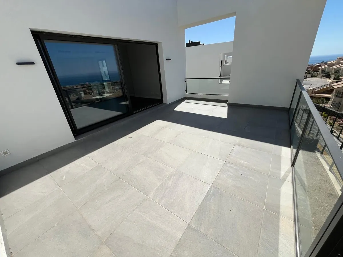 daeb1f21-3266-4c05-ad69-f398112c8d63