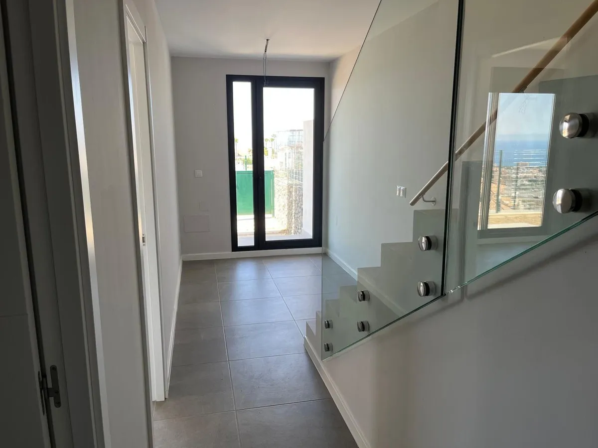 df720447-fa48-4d55-abe7-737938dc5055