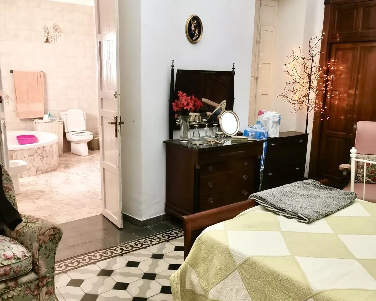 f1b0895c-05d6-4ee7-a89f-66cc460b6dc1