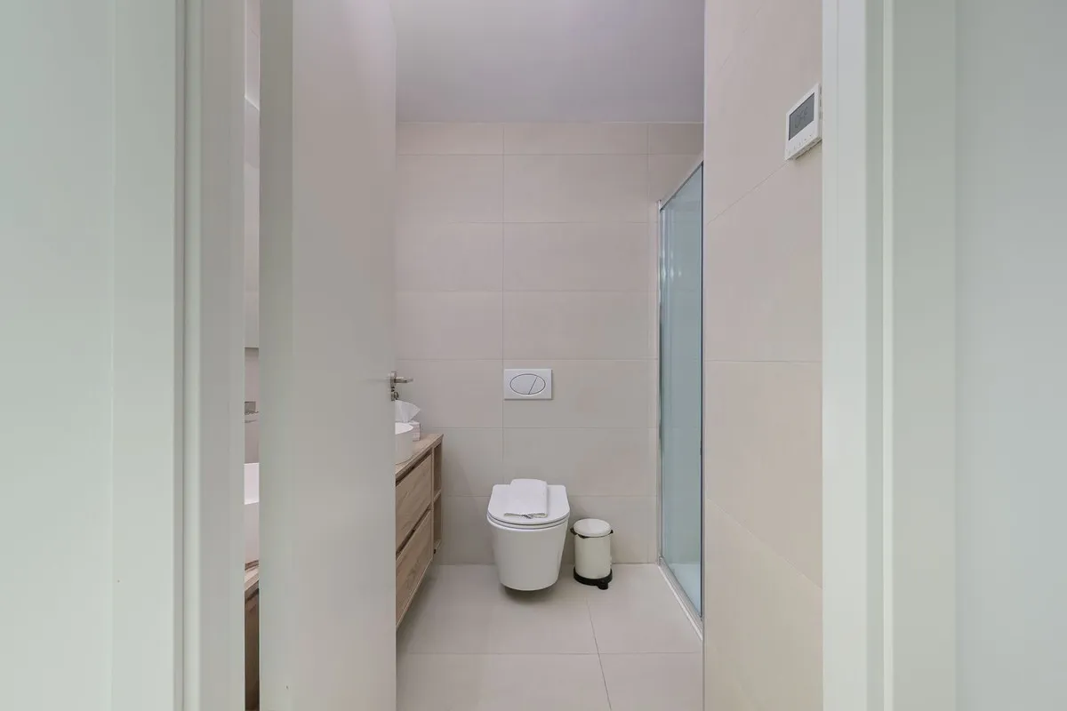 18f4ba9a-713d-42ea-bcf2-13fa1ec31ba1