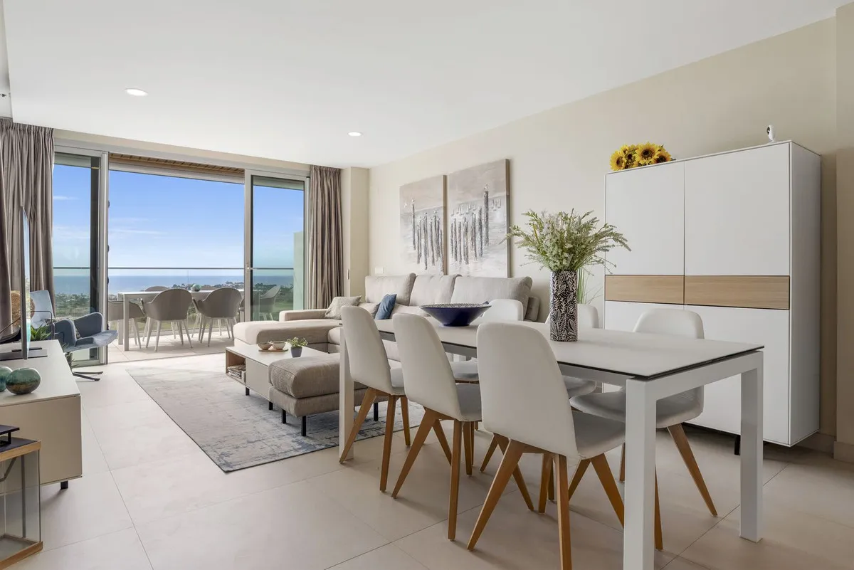 8b9ce4d9-eca0-48c9-a1c8-0054ce0d10a5