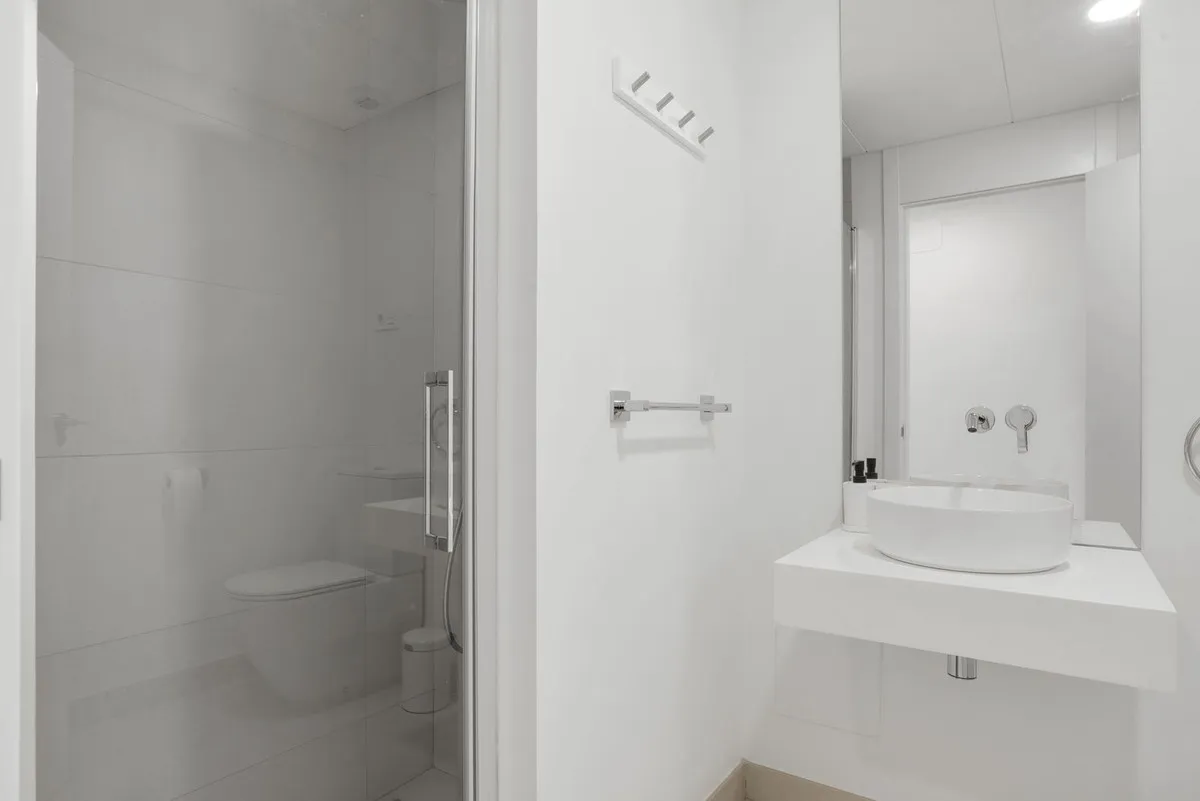 c6cb7252-5f30-48ad-bc4d-3da86f75f3c1