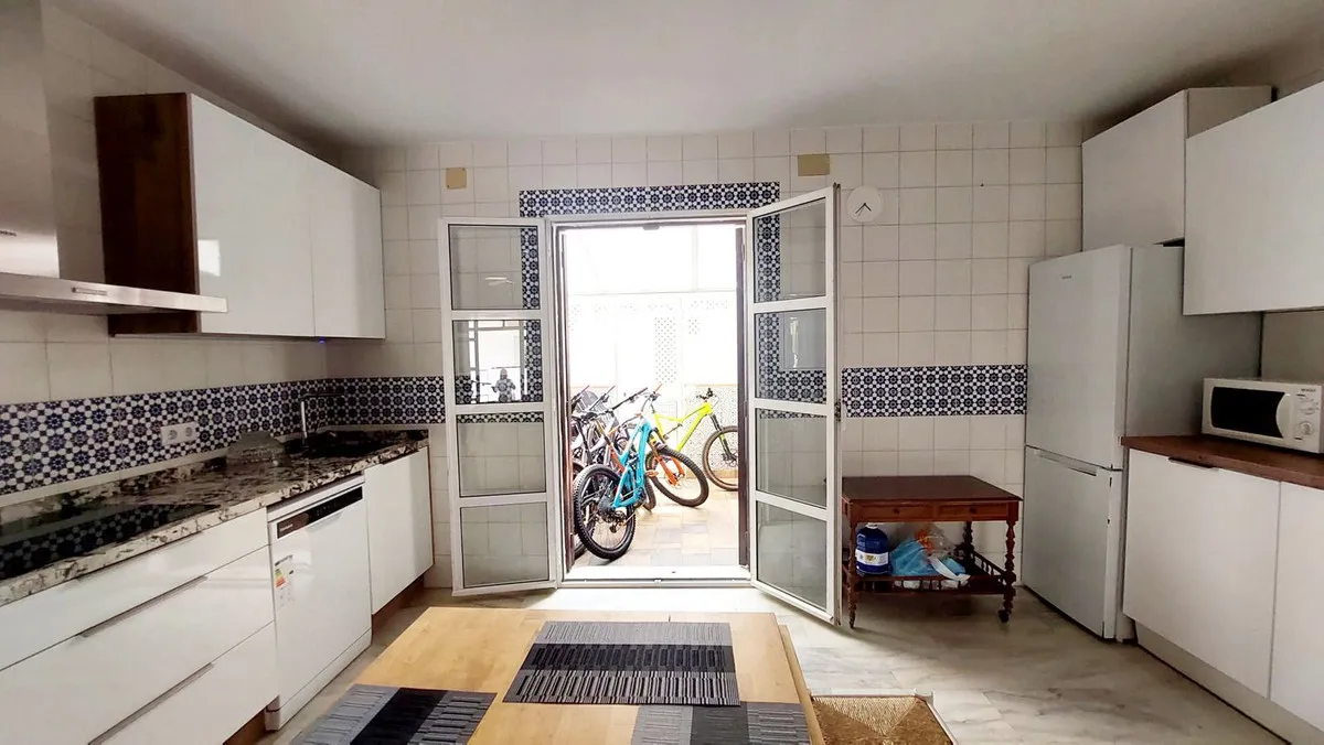 18aec015-dad4-464e-a4c8-bf8861801a87