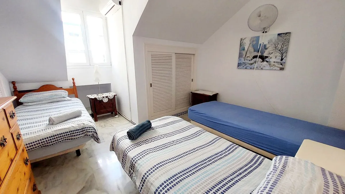 df5b0be7-e032-4c2c-990d-355917f5e930