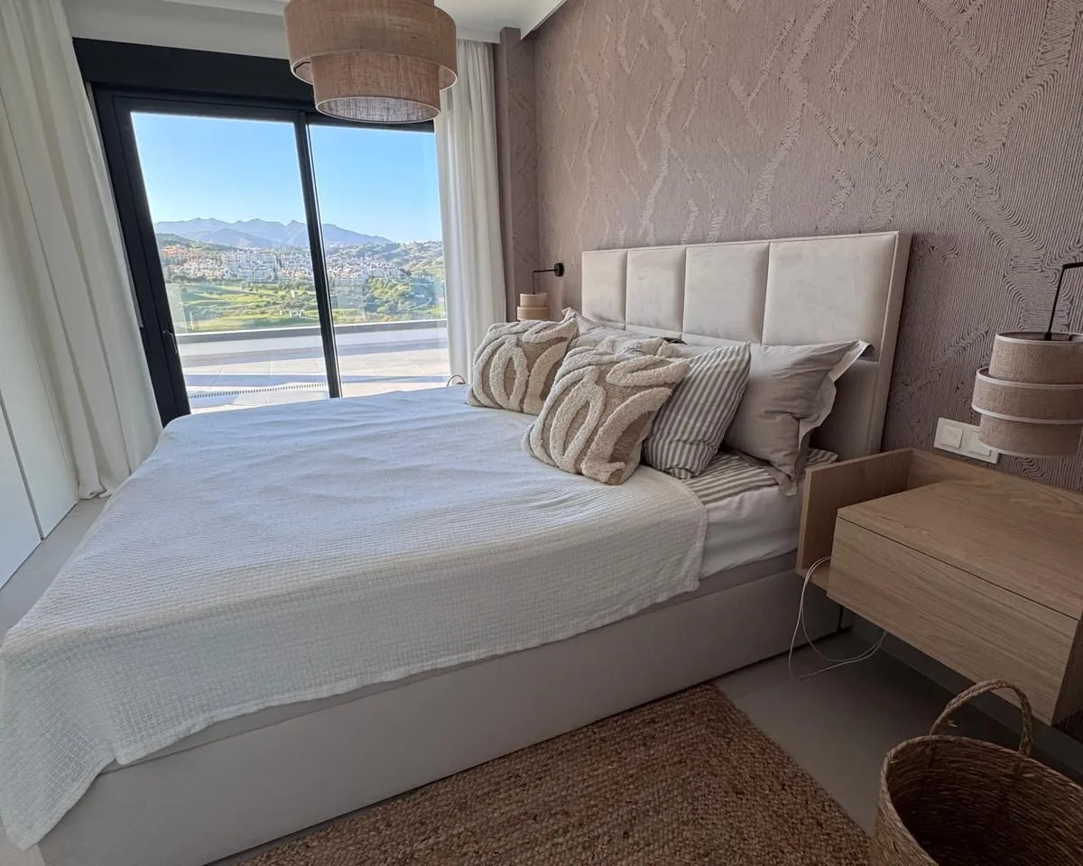 b30d5972-a99f-4bfc-84d7-825de7d153e0