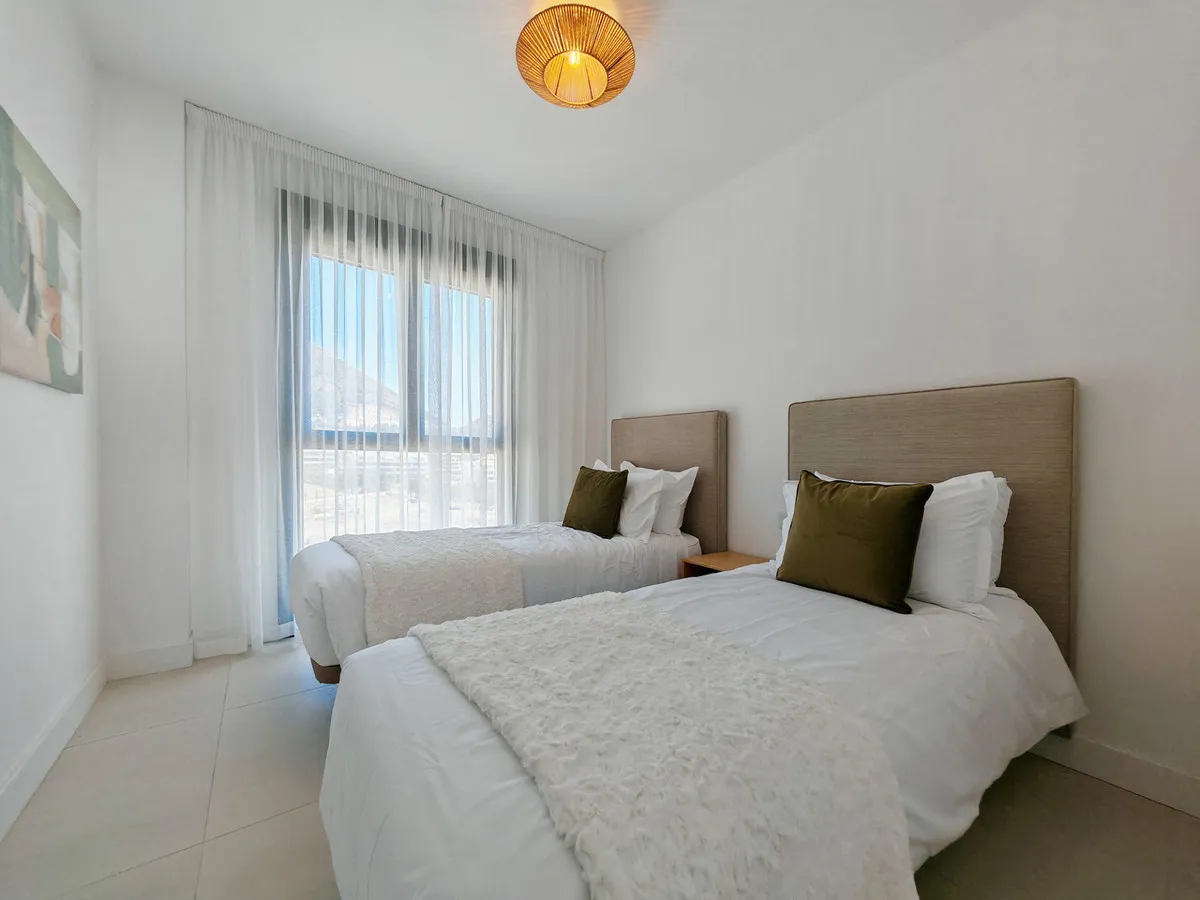 60505221-3400-41e4-8581-379fbb674a75