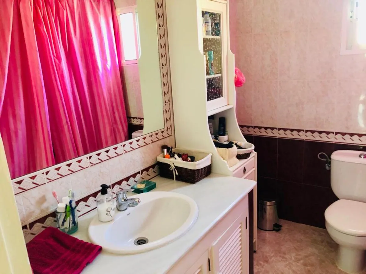 8ec47569-dfba-4c48-bb46-c8f968cc4c15