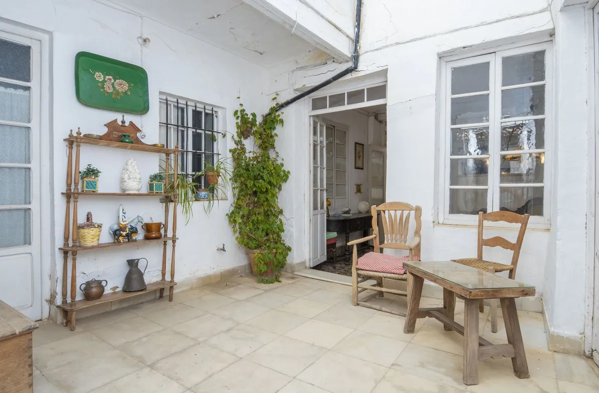 c04b91e4-7bf6-4acc-ab45-c5e955cff6cd