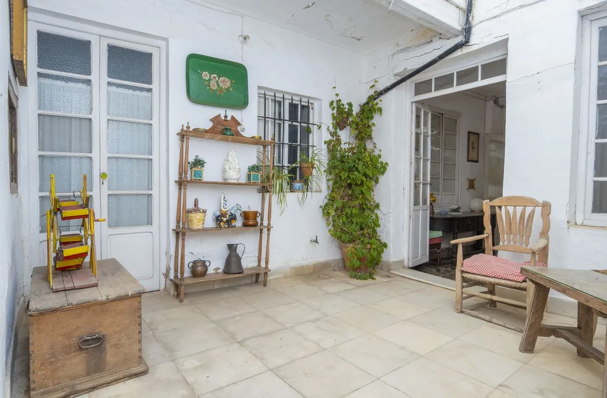 e8c572da-950a-4544-97b1-493c3e79303f