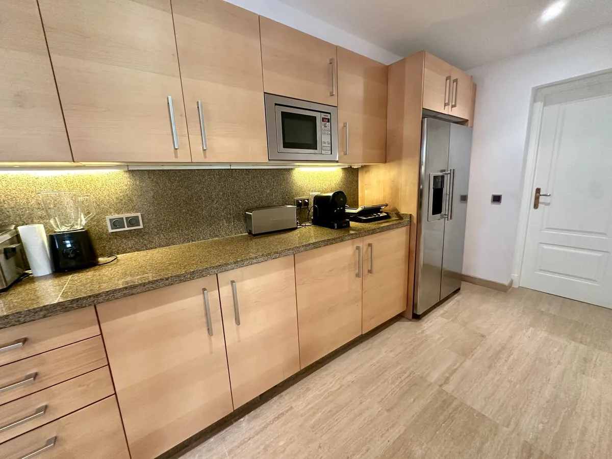 b00b33f9-97f2-4c73-8e10-832163440f20