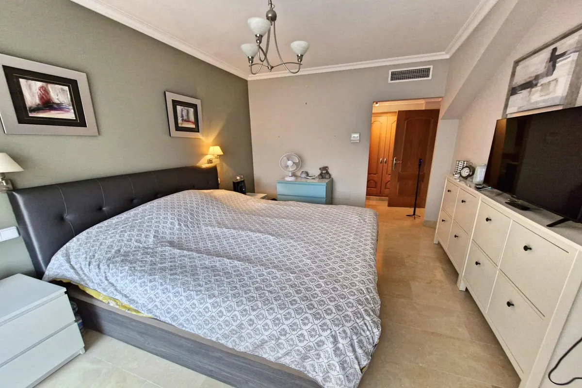 074c7a2d-5921-493a-ad60-274ba5f2cc16