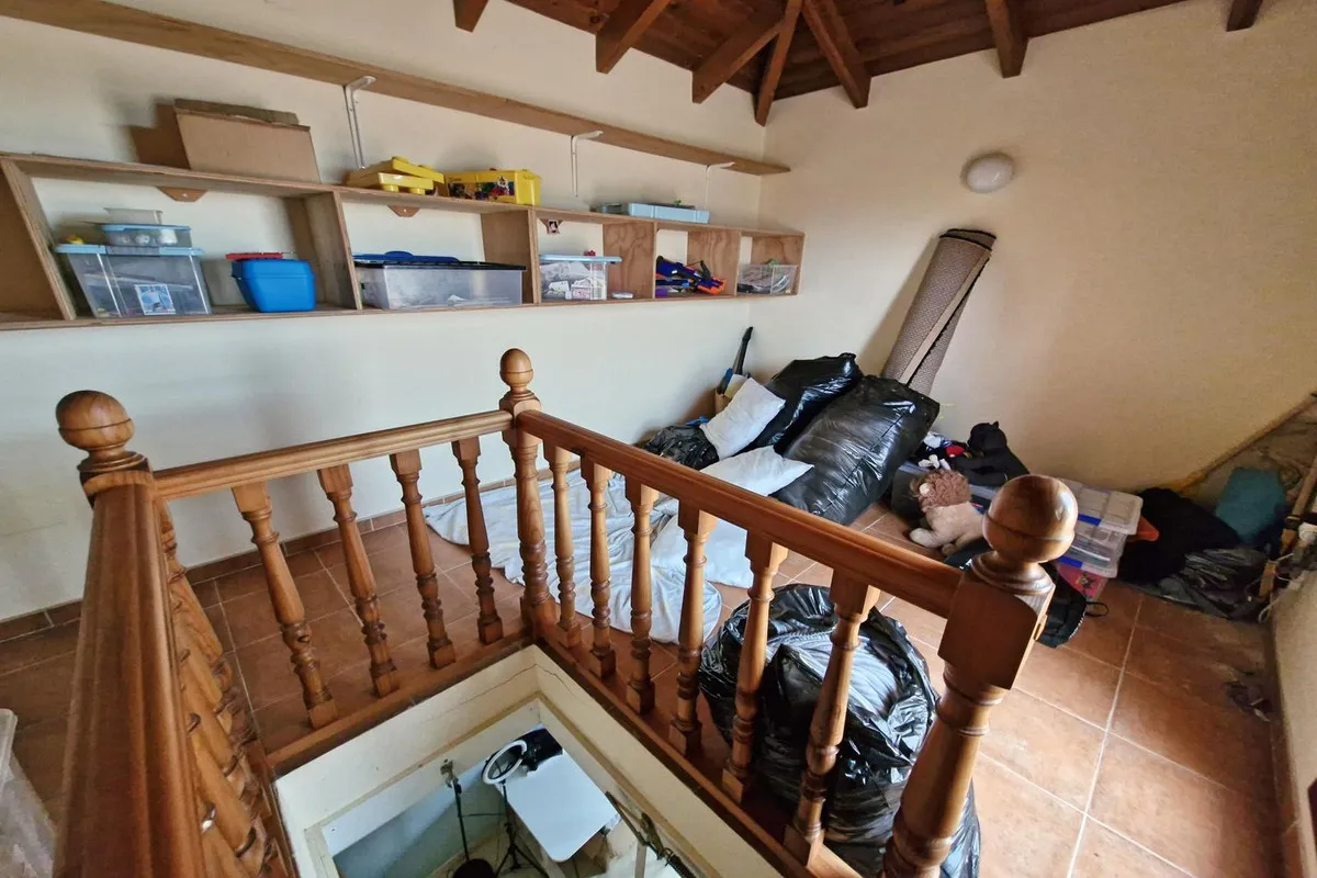 1ef3200b-6574-4d50-b467-2e0506c49100