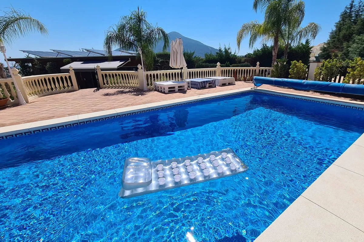 25d413a8-f967-4774-b38a-fb9a1166b22b