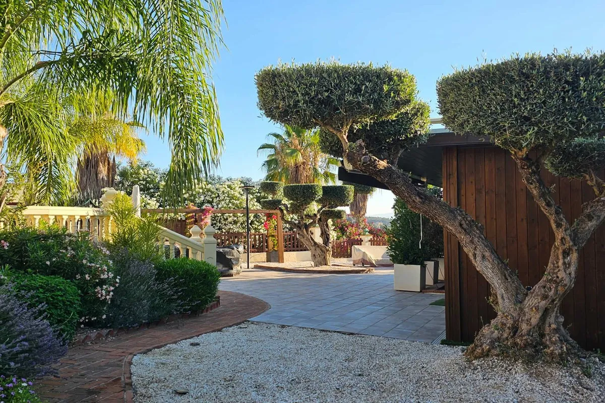 38559c12-710f-4c54-963f-1489d7e1dbfc