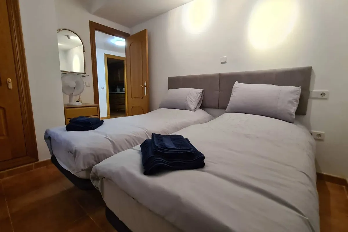 ec908f63-bbaa-49e0-8797-eabef92c94de