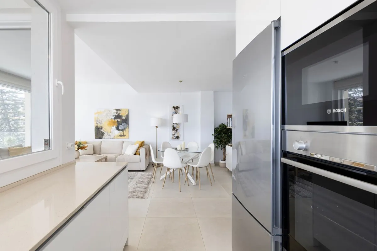 61ad4256-3ac9-4cd9-9112-345e5e1130ae