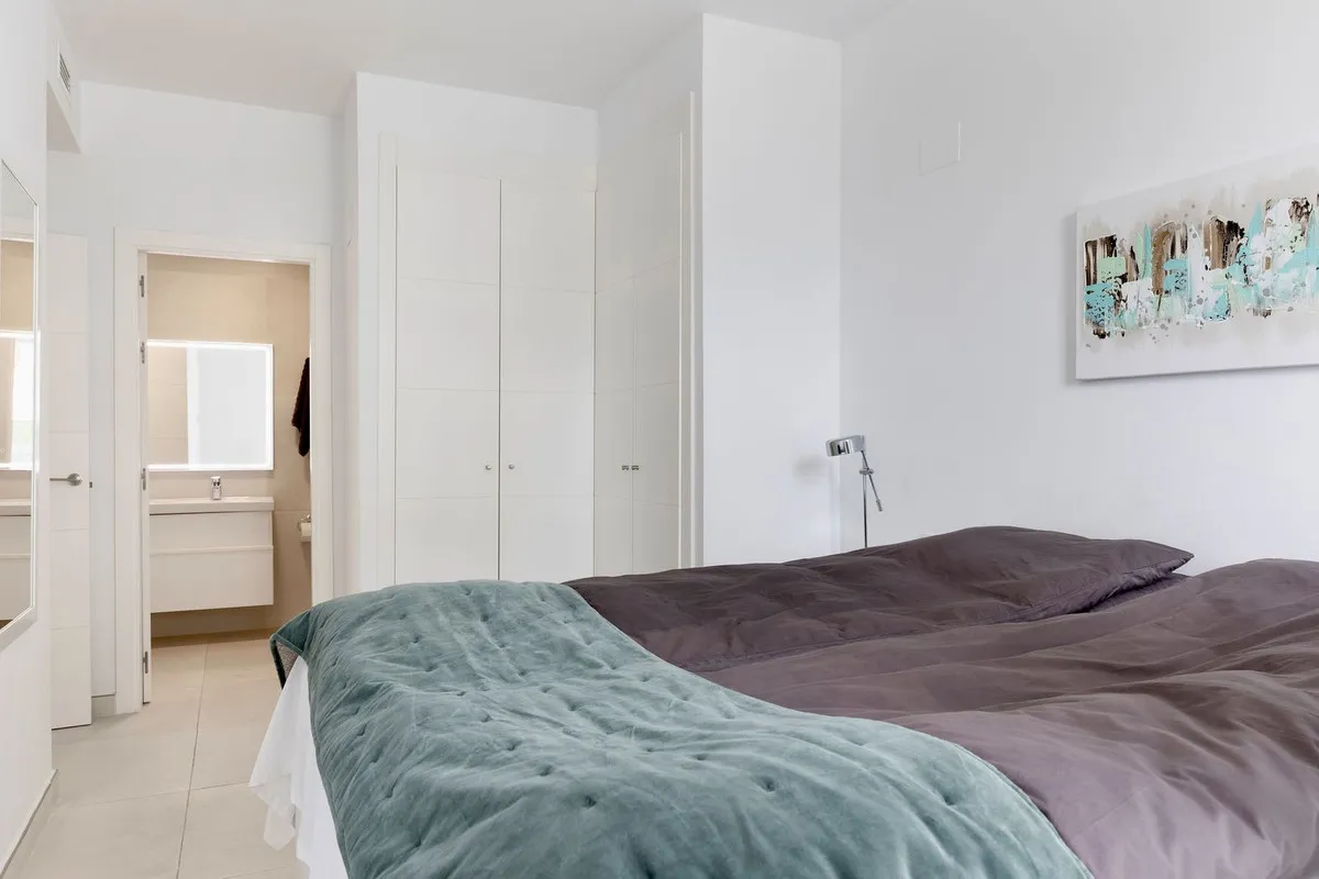 6fa092fa-92cf-496a-98ed-75a9242d0a27