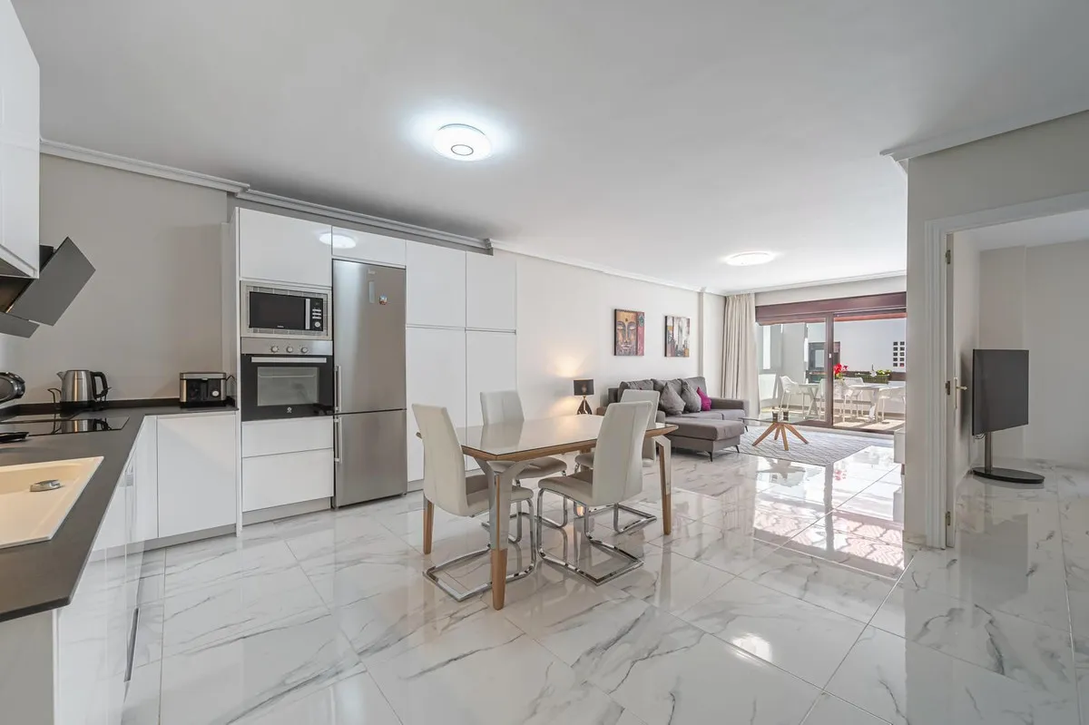 e885bd18-6db7-4268-b084-2efb2a77168e