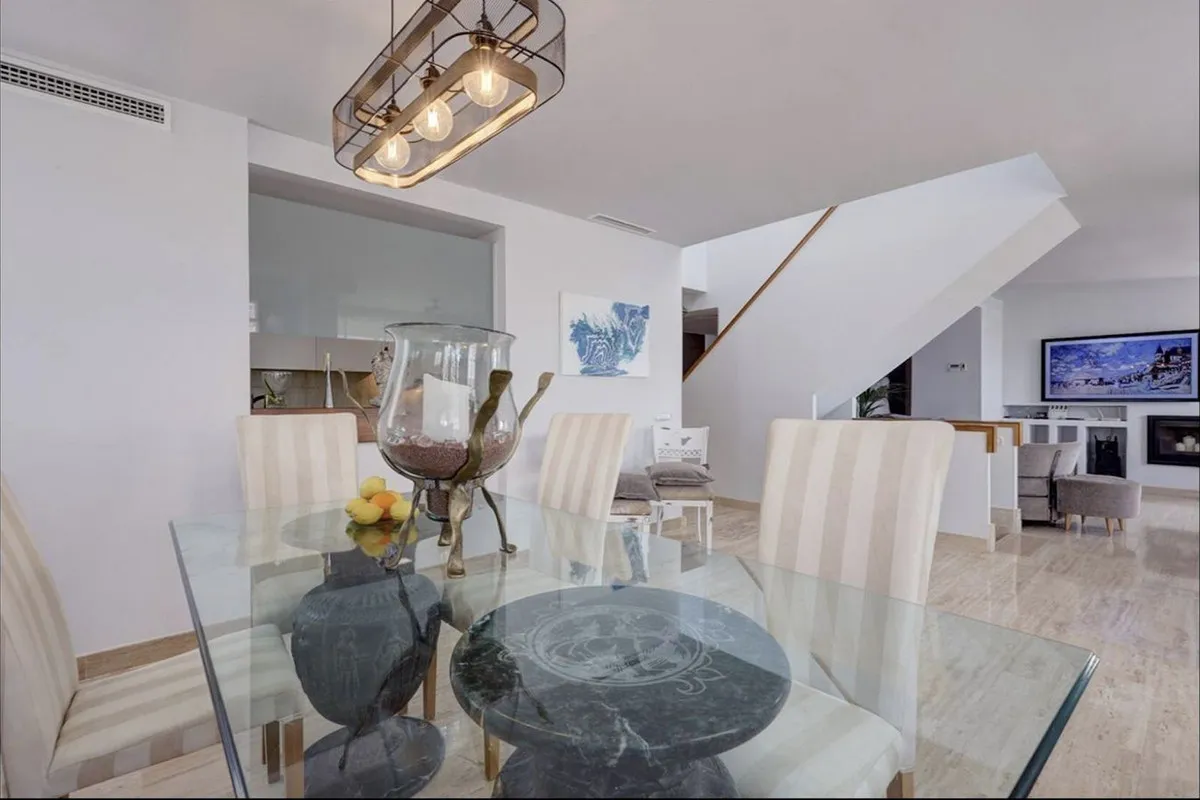 ab090233-02af-40d5-b24f-a3a45f27684b