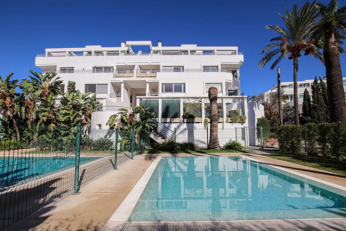 ac6e5574-0eb1-44f7-8cd1-e2f5c8ad735b