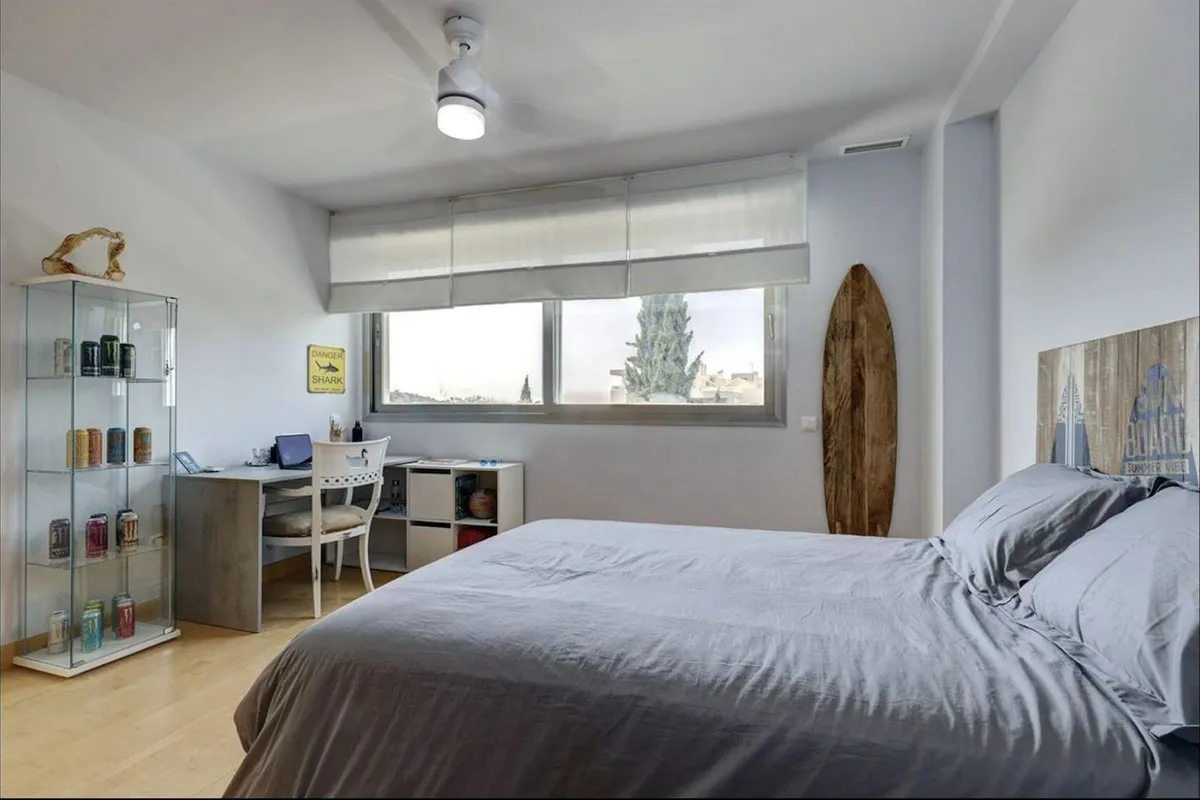 b6bb2e6a-a6fb-43c3-8430-3e49ae22d4f8