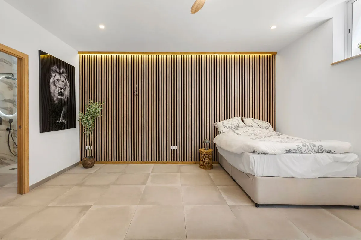 8f5d2a76-91e5-4761-8a3f-526a5dbfbd12