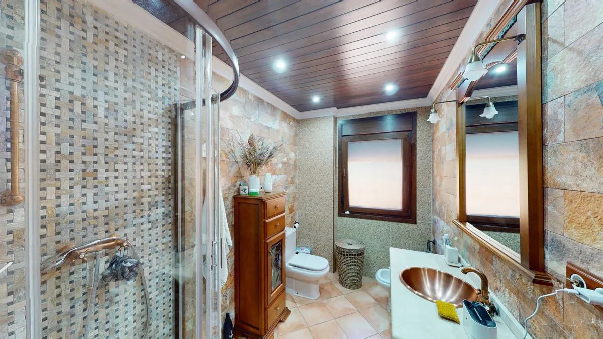 f6ef39e6-7603-403b-bd5b-234c053b79de