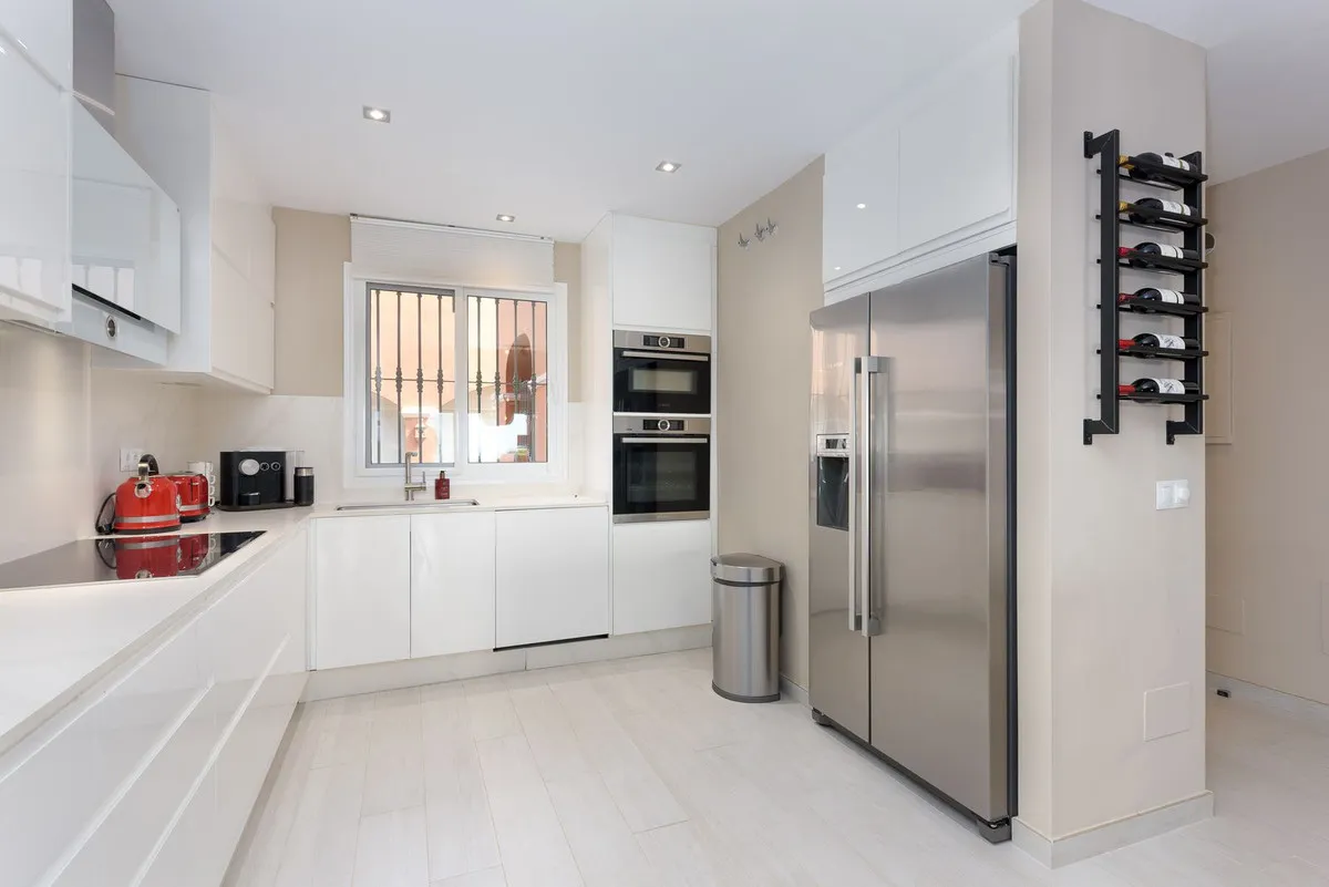 ab6ea47f-d69a-4ea0-8705-4241ac2d3350