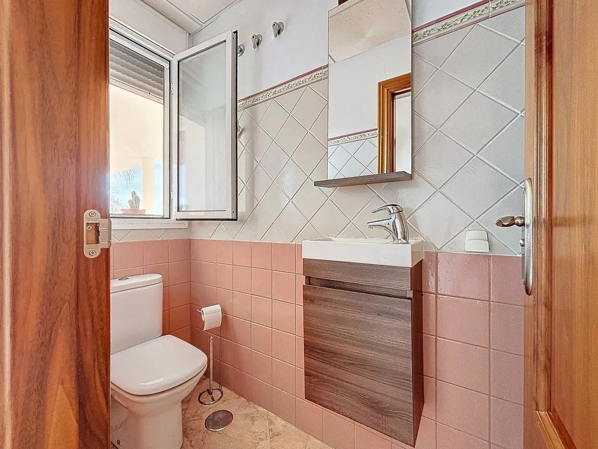 81ca83e6-d8fd-435c-a86d-7db3a245ca19