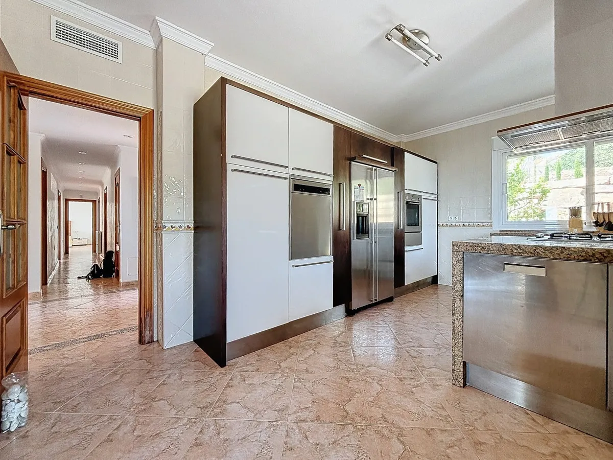 a90b5dc0-5b54-40b1-9261-4d6bcdef3210