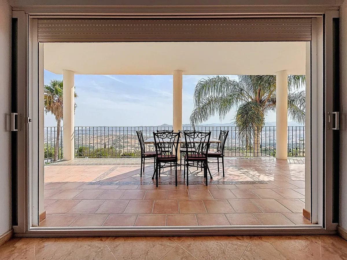 d7b44786-d6b8-40fc-8ef2-ad4694cc4e3b