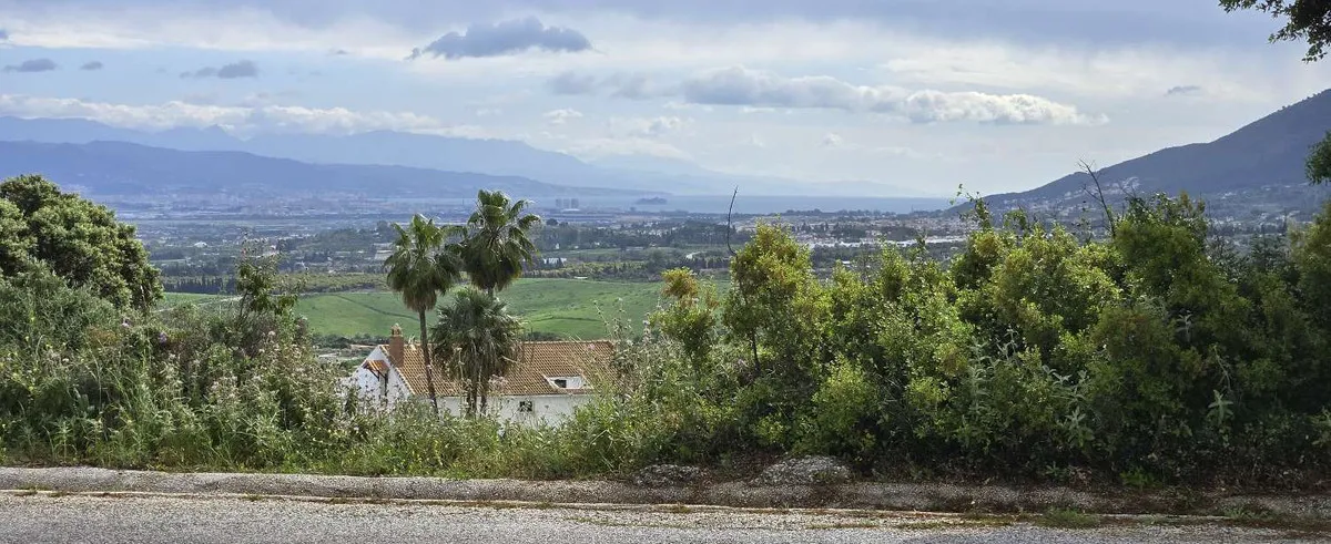 e02618a3-89ef-4ed2-8ae6-16e0dd9e5cc1