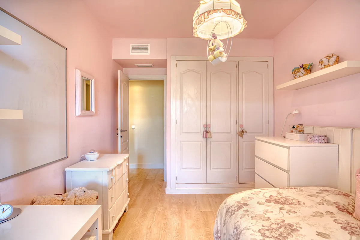 4d2ebbb3-262f-4fb8-a1c4-0c2cce707d53