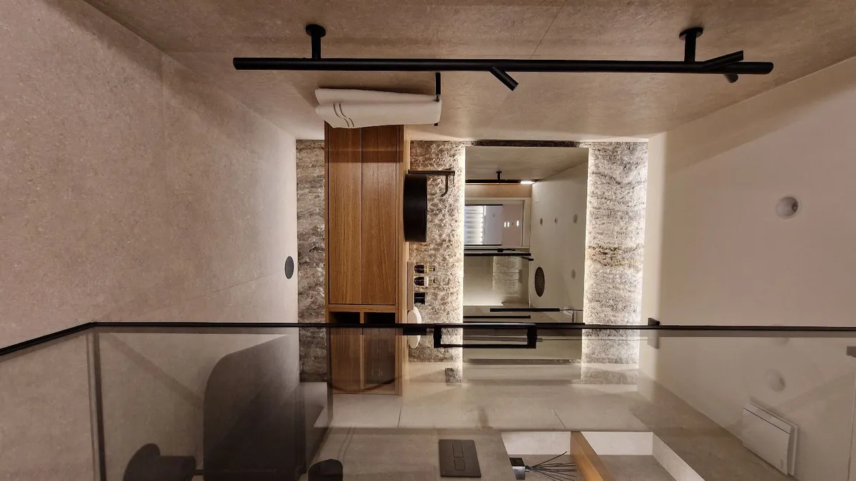 a6b28027-2d33-4612-8b50-451e93999b6b