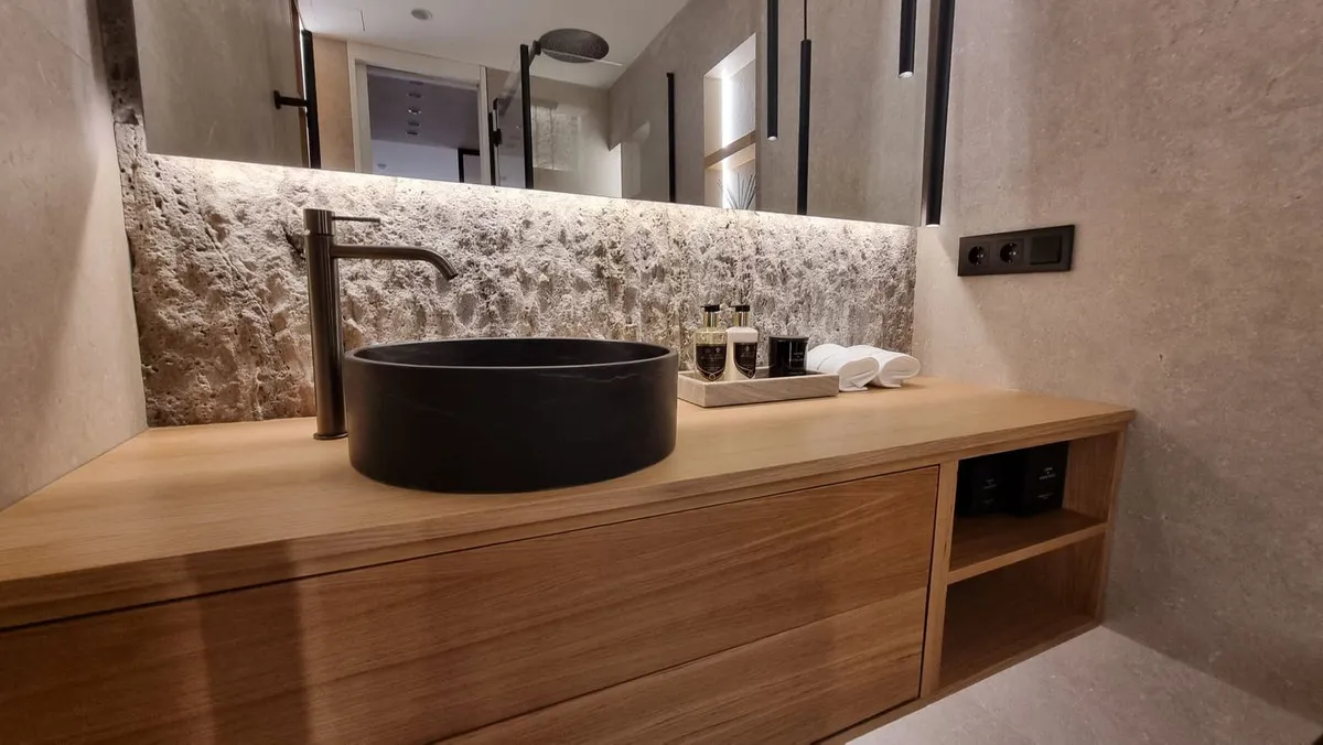 96981014-59e3-4e3e-8916-651a5075210c