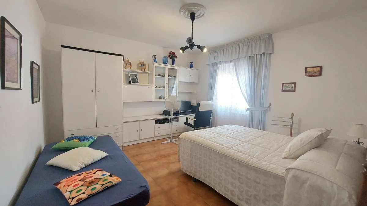 8e6c2ee6-7036-4cfb-9d36-decf280c2eca