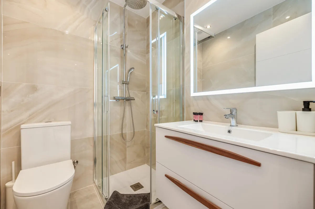 8e7fda9b-e138-4b35-a3c0-8e1e78ecc241