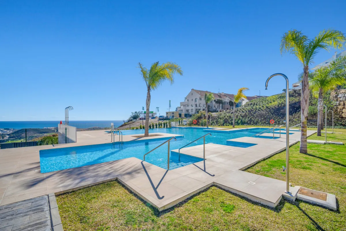 2df2ae1c-0221-4c03-b93c-10e823ec187e