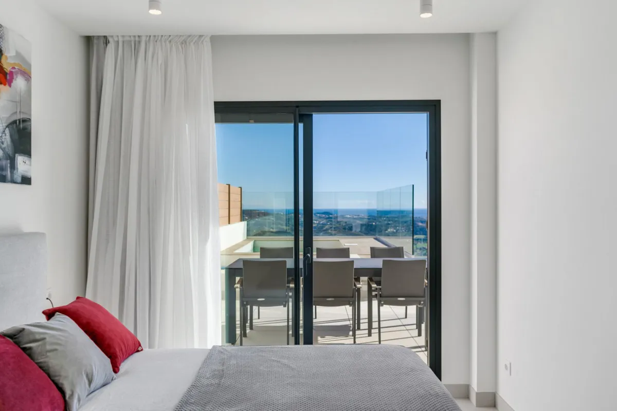 5e135686-0847-4adb-9477-928680d2163f