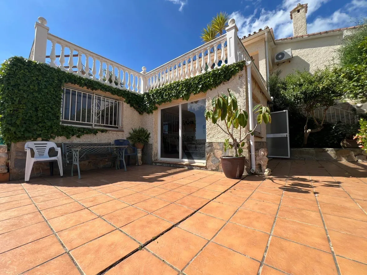 030a341c-1e81-43e9-bf1d-964a1a28776f