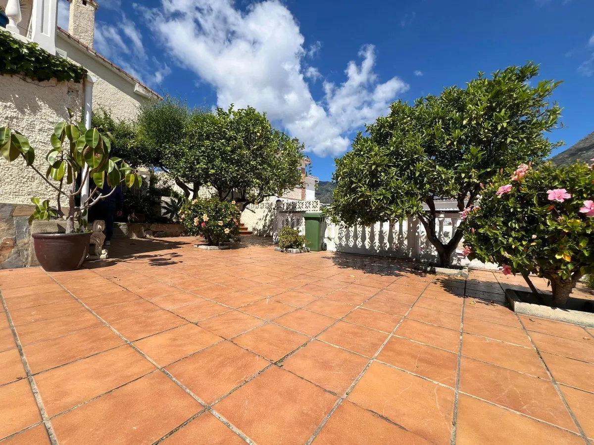 05f7a70c-d15d-4fcf-9686-a71a3e42b806