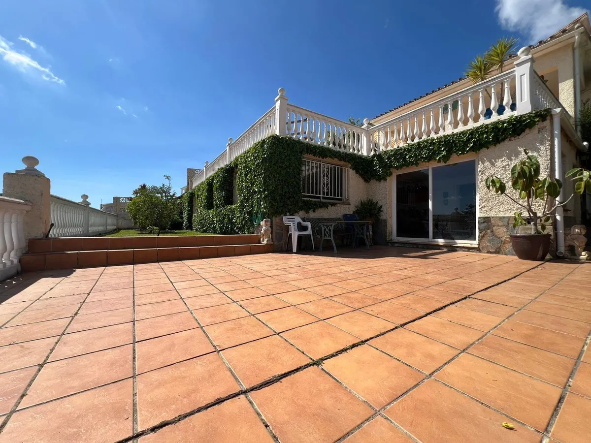 7b4b004c-351b-4b6e-9570-3a60cfdd5120