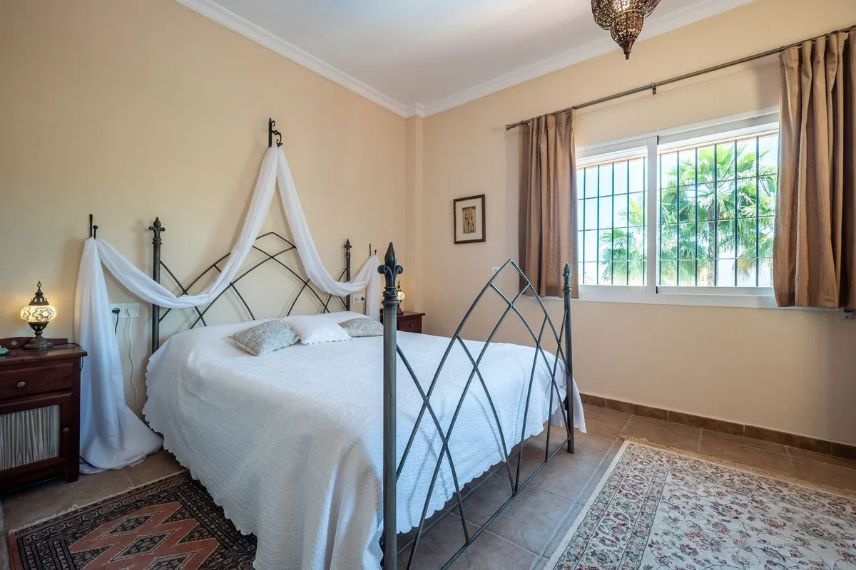 051a2402-4a94-442d-ae2c-a2e2af02c994